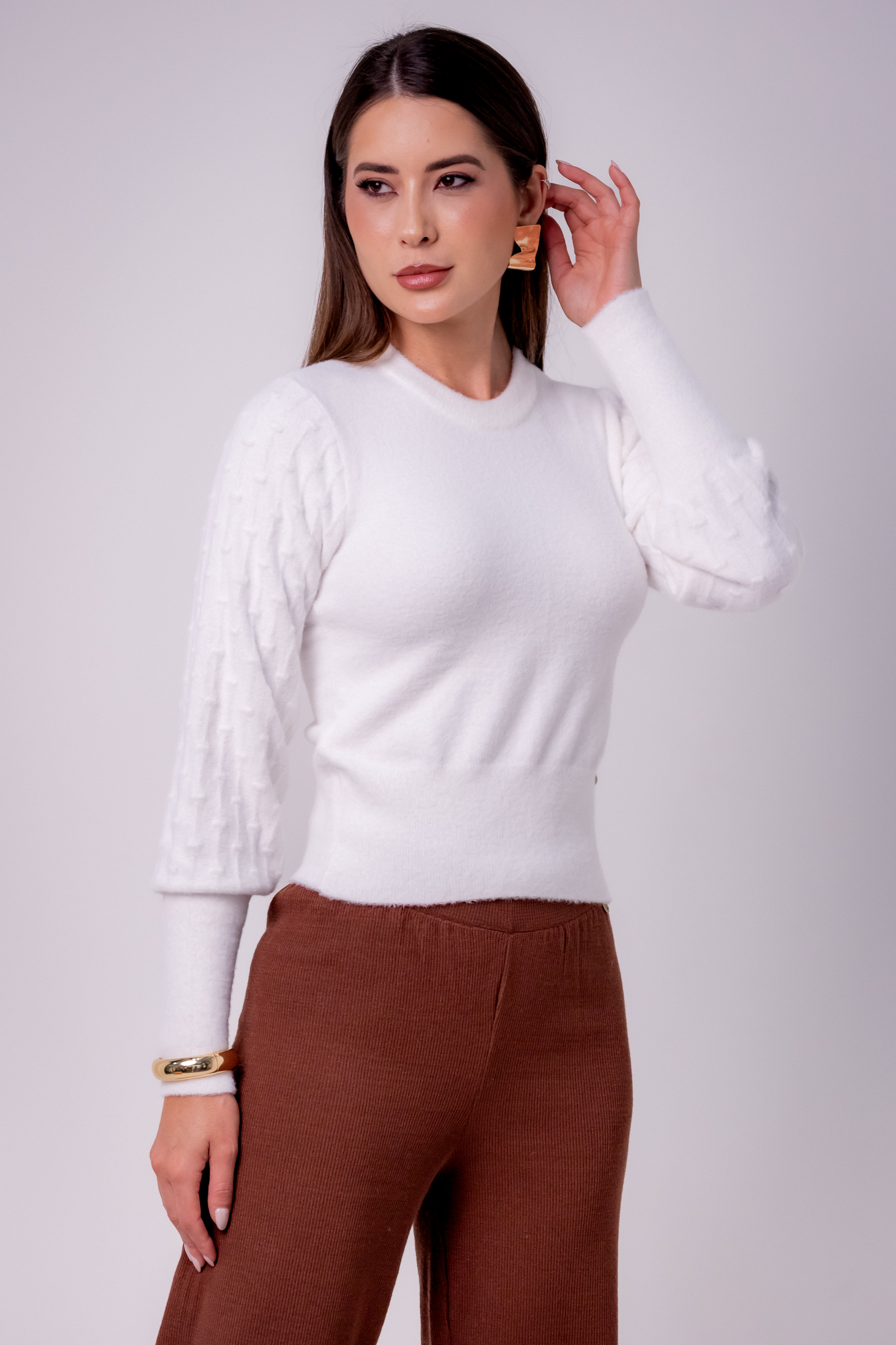 BLUSA CURTA PLUMA BOLINHAS